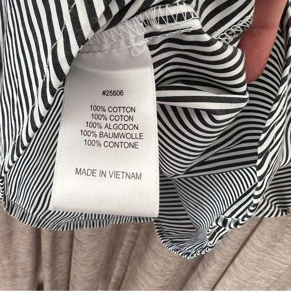 NWOT Guest Editor Off the Shoulder White & Black Stripes Blouse Size Medium - Picture 9 of 13